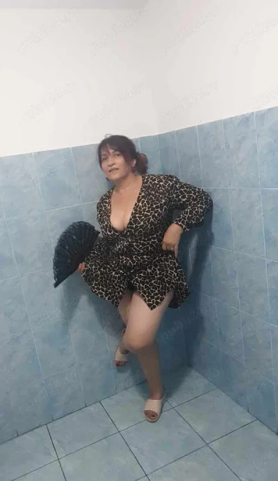 Sex intre babe : Futai romanesc vorbit