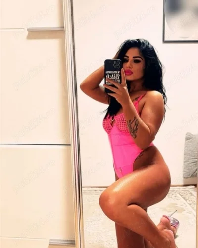 Sex pe cinste : Futai babe cu caini