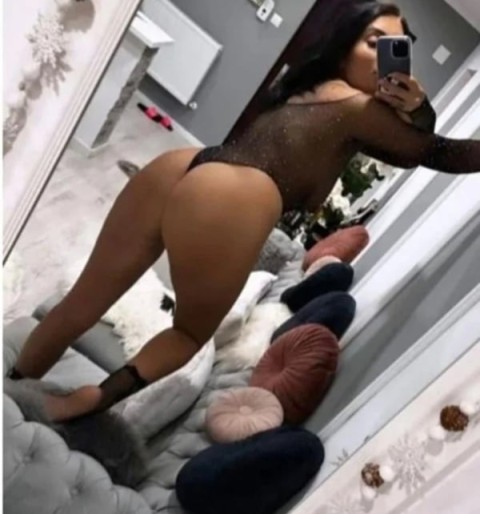 Sex senzual cu o blondă : Futai cu cumnate